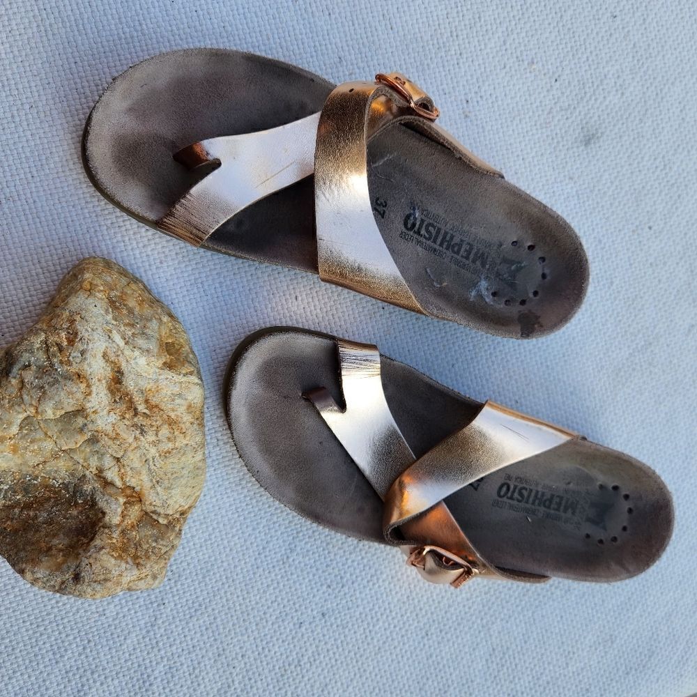 Mephistoāgoldāslideāonāsandals - Picture 2 of 7